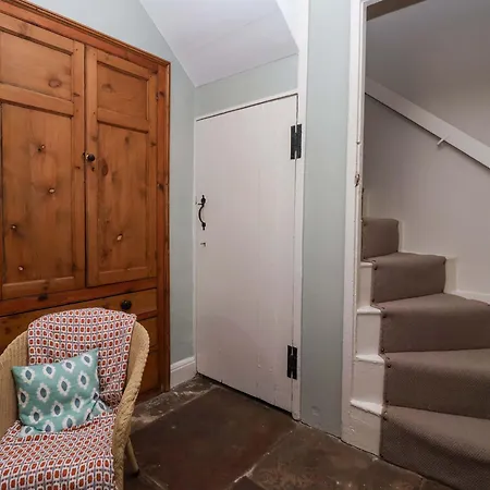 Ellis House