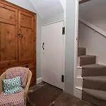 Ellis House